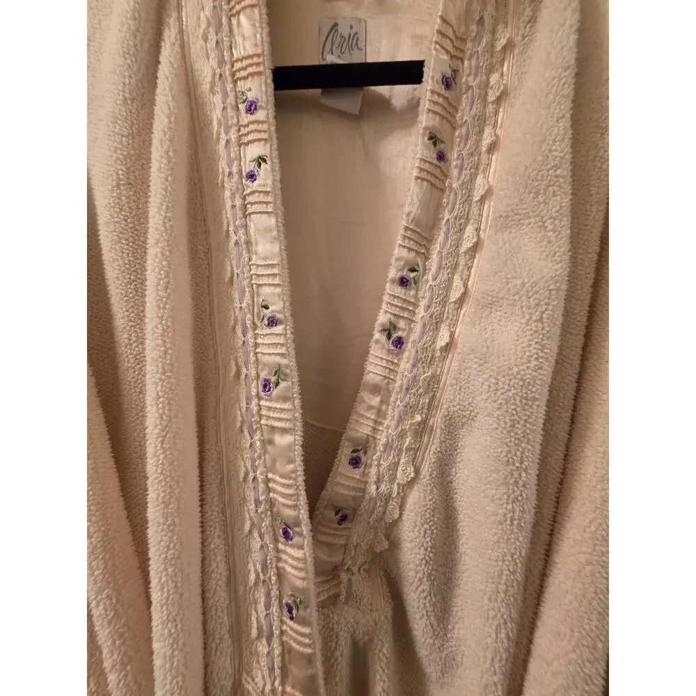 Aerie Floral Embroidered Terry Cloth Fleece Robe Purple Flower Detail M Granny